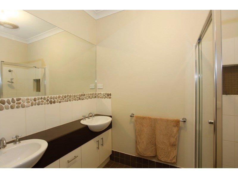 10 Rodlarni Crescent, Berwick VIC 3806