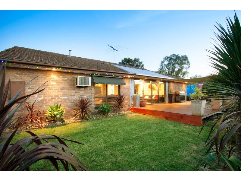 38 Strathavan Drive, Berwick VIC 3806