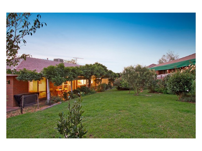 18 Ami Court, Berwick VIC 3806