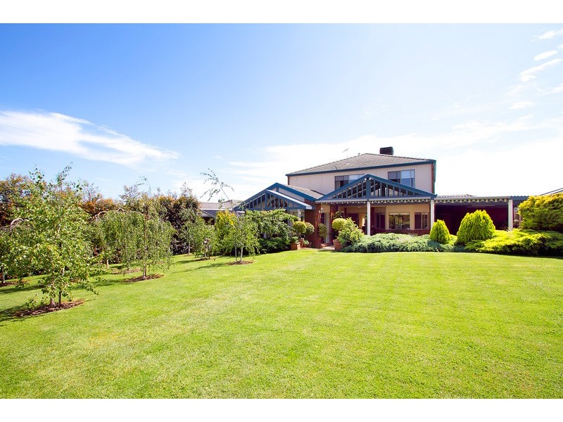 41-43 Brookvale Close, Beaconsfield VIC 3807