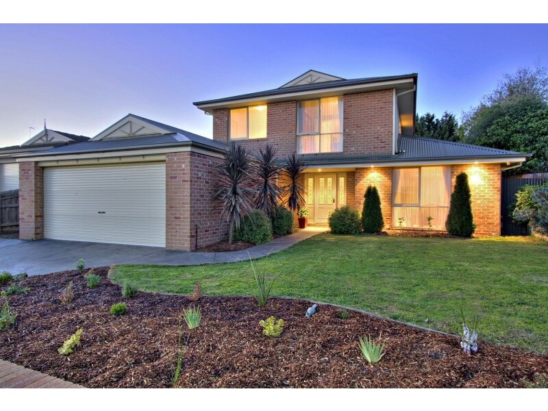 130 Bemersyde Drive, Berwick VIC 3806