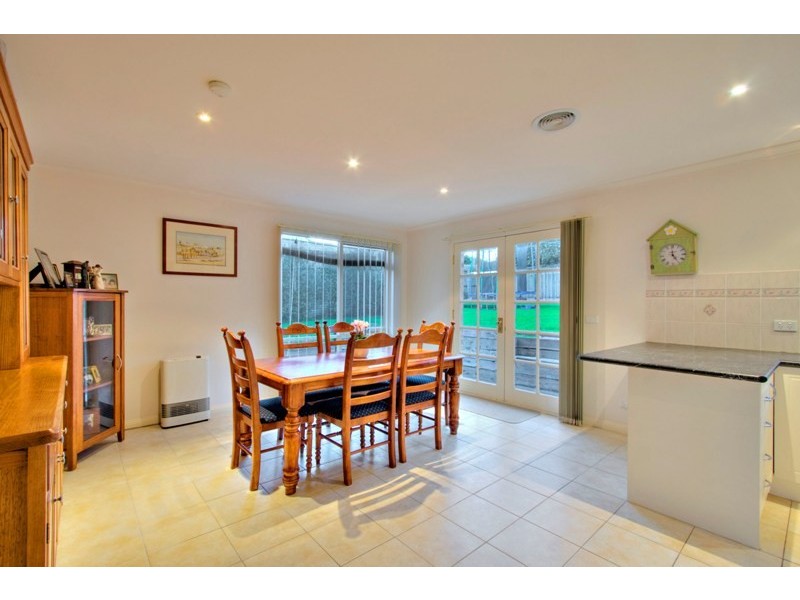 130 Bemersyde Drive, Berwick VIC 3806