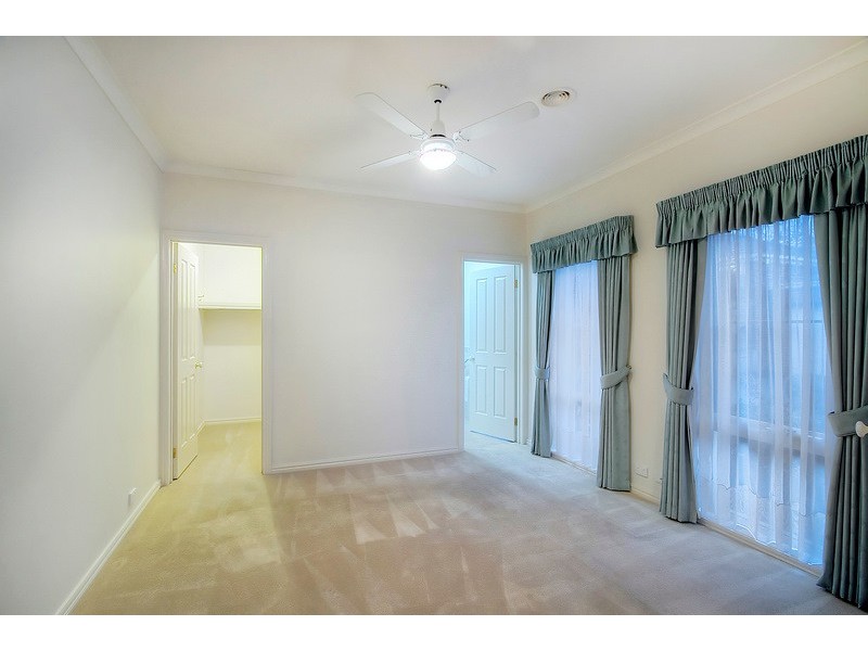 5/64 Gloucester Avenue, Berwick VIC 3806