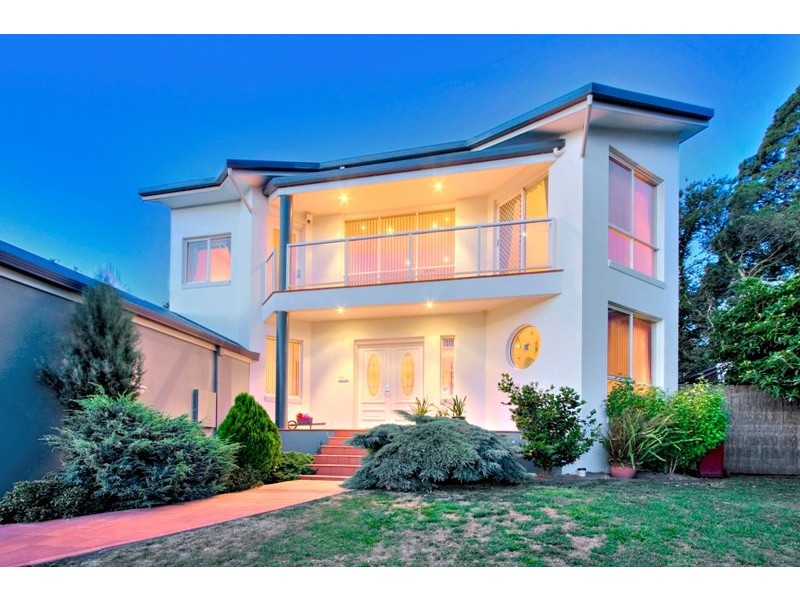 8 Cord Close, Berwick VIC 3806