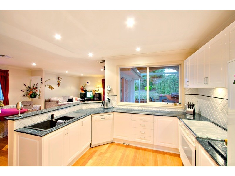 8 Cord Close, Berwick VIC 3806