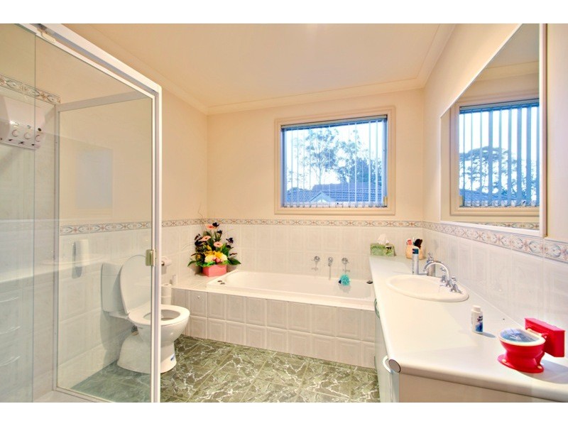 8 Cord Close, Berwick VIC 3806