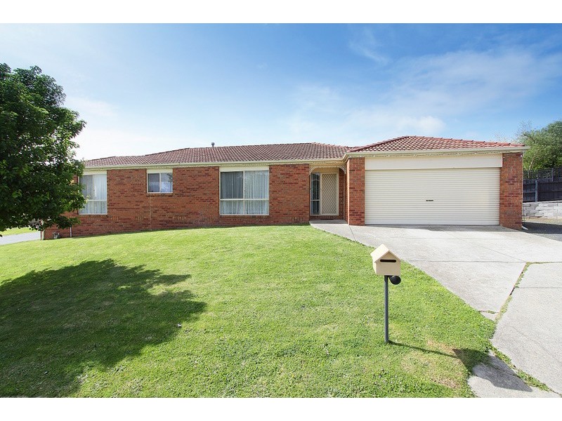 93 Earlsfield Drive, Berwick VIC 3806