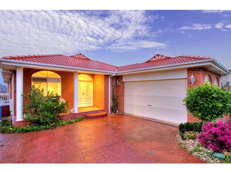 11 Cunneen Crescent, Berwick VIC 3806