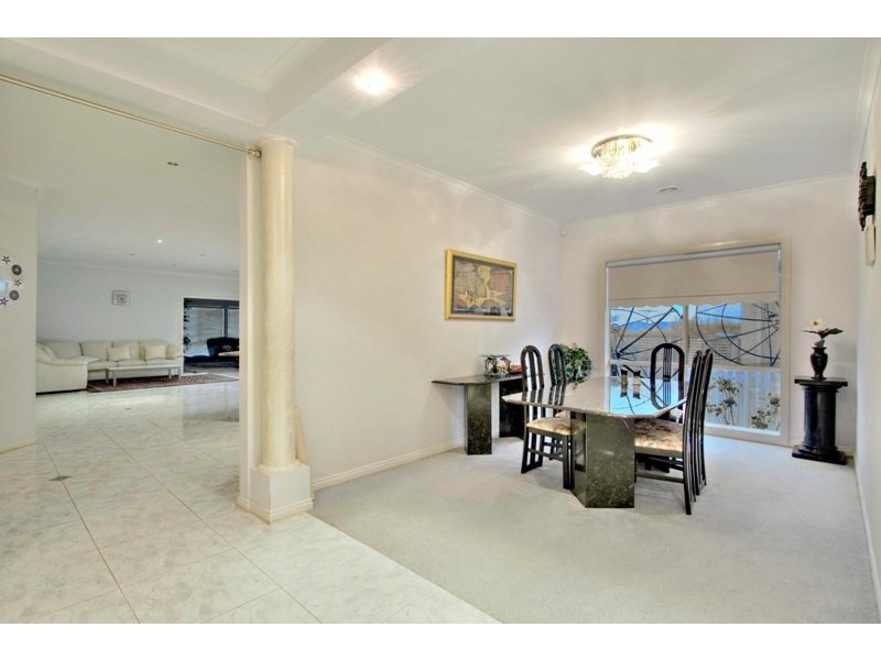 11 Cunneen Crescent, Berwick VIC 3806