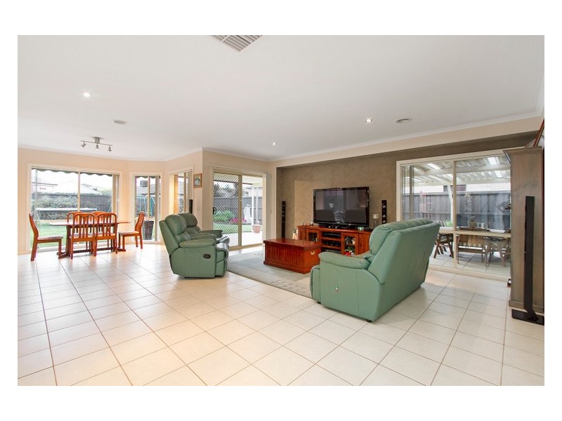 5 Marsh Grove, Berwick VIC 3806