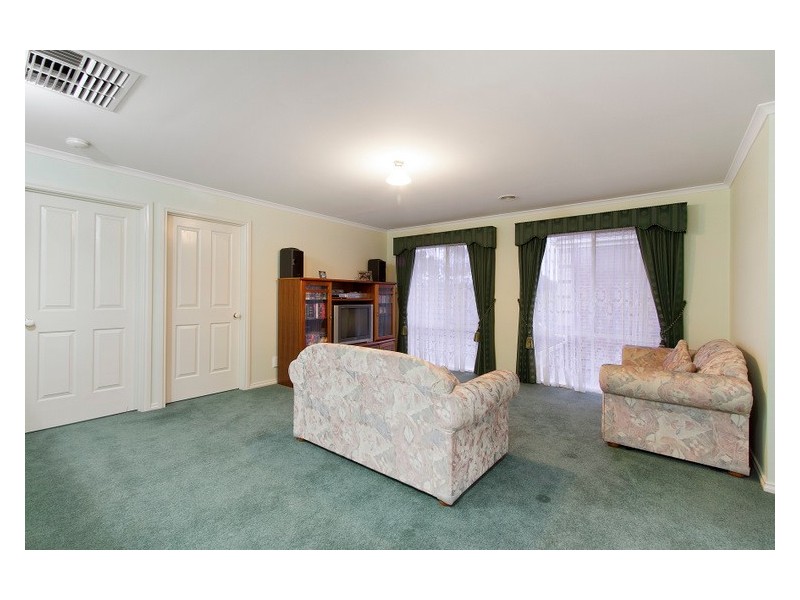 5 Marsh Grove, Berwick VIC 3806