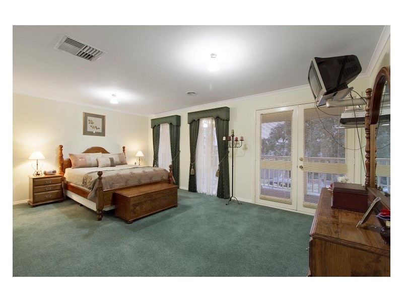 5 Marsh Grove, Berwick VIC 3806