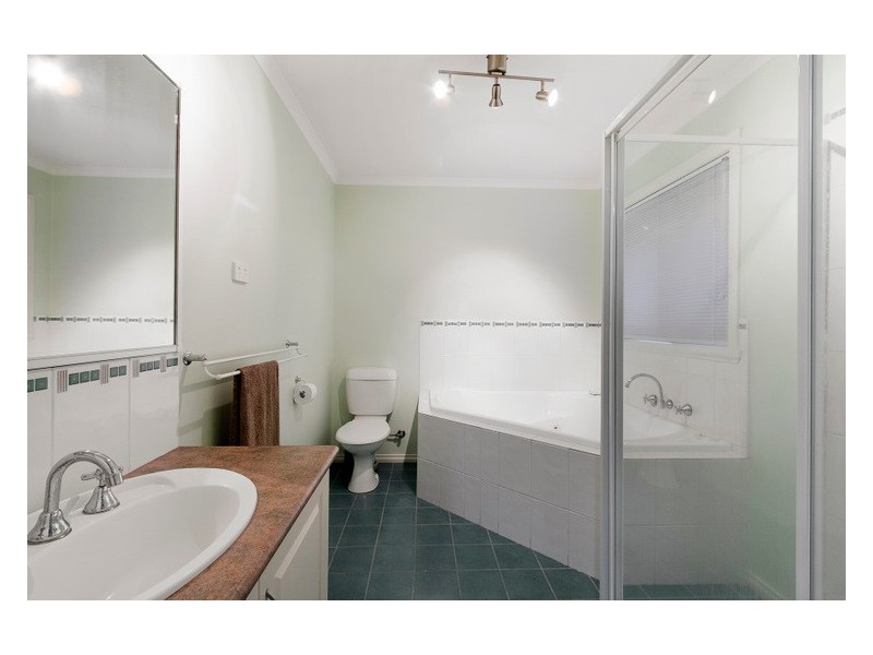 5 Marsh Grove, Berwick VIC 3806