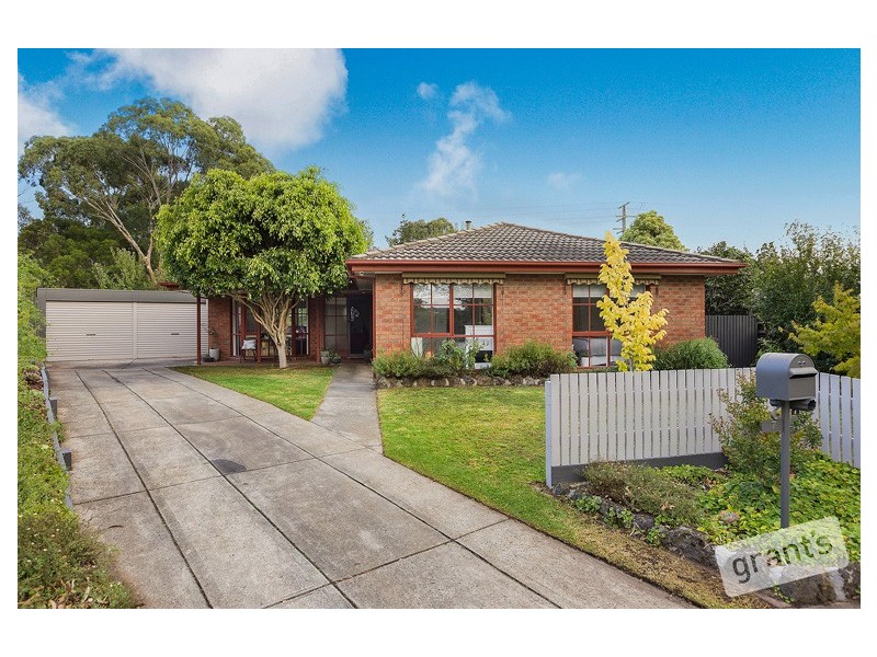7 Hood Court, Berwick VIC 3806