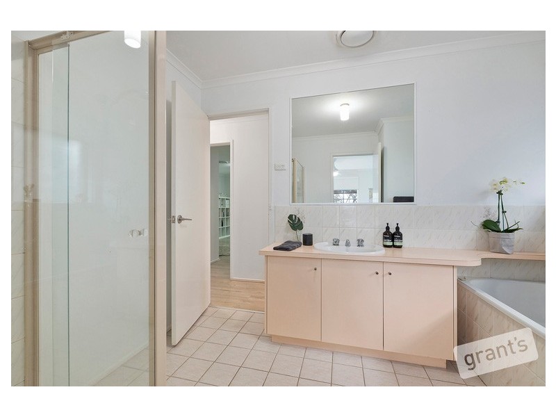 7 Hood Court, Berwick VIC 3806