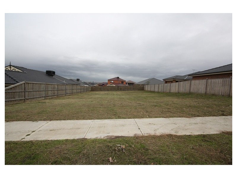65 Skyline Way, Berwick VIC 3806
