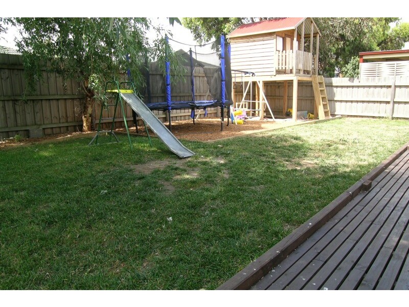 27 Blake Street, Berwick VIC 3806