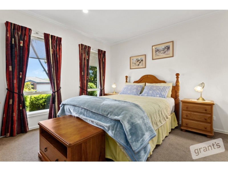 5 Marina Court, Berwick VIC 3806