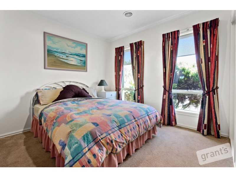 5 Marina Court, Berwick VIC 3806