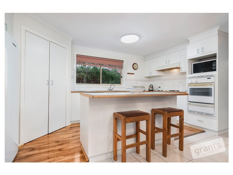 18 Theodore Terrace, Berwick VIC 3806