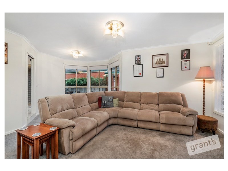 18 Theodore Terrace, Berwick VIC 3806