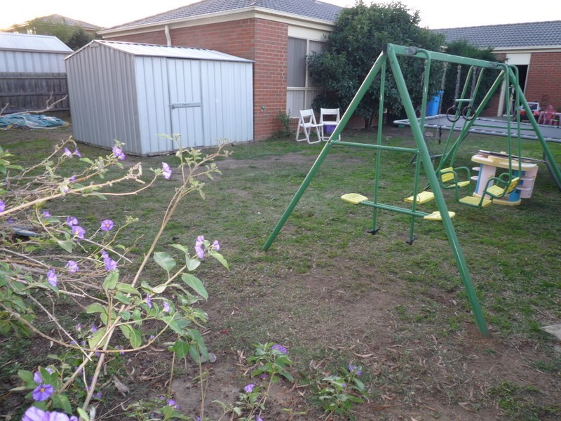 30 Glenn Erin Way, Berwick VIC 3806