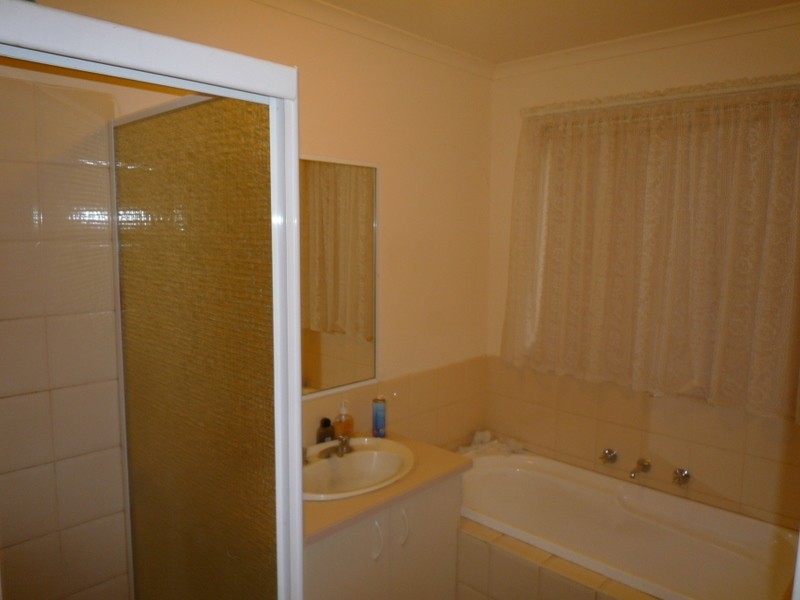 30 Glenn Erin Way, Berwick VIC 3806