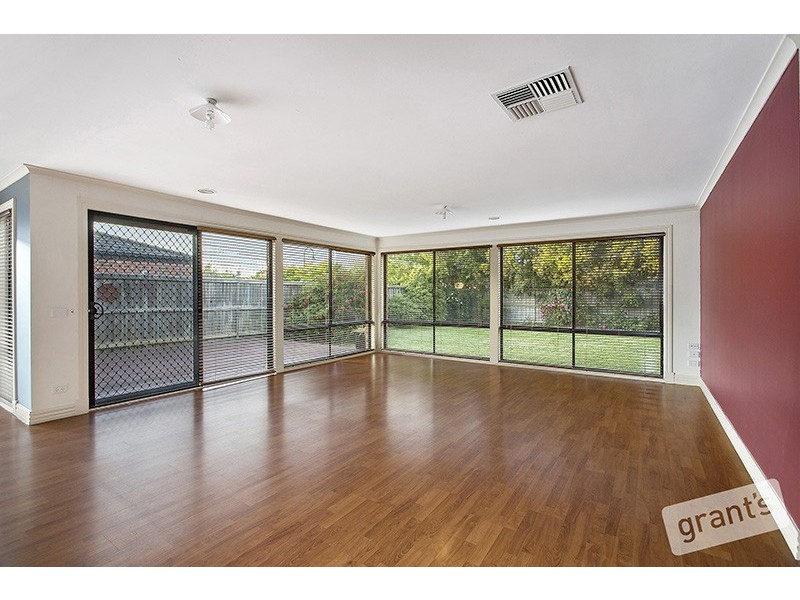 12 Emperor Road, Berwick VIC 3806