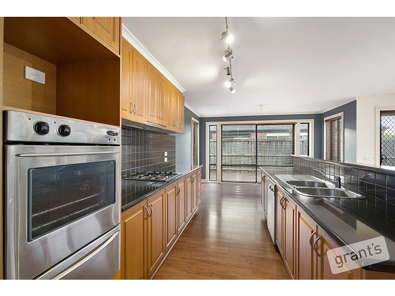 12 Emperor Road, Berwick VIC 3806