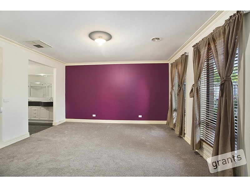 12 Emperor Road, Berwick VIC 3806