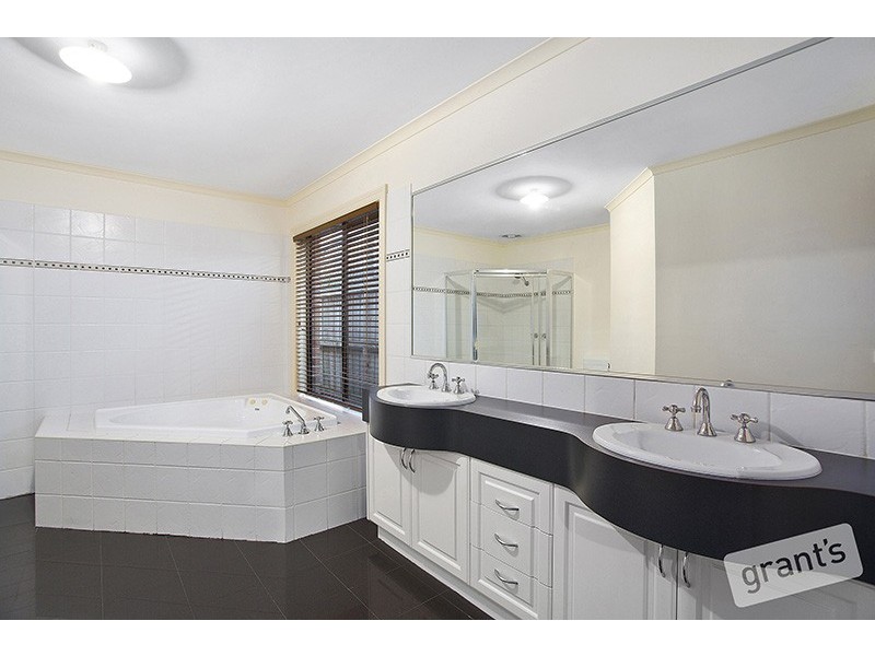 12 Emperor Road, Berwick VIC 3806