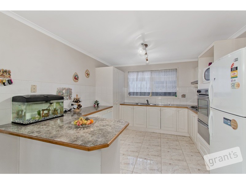 25 Bellevue Drive, Berwick VIC 3806