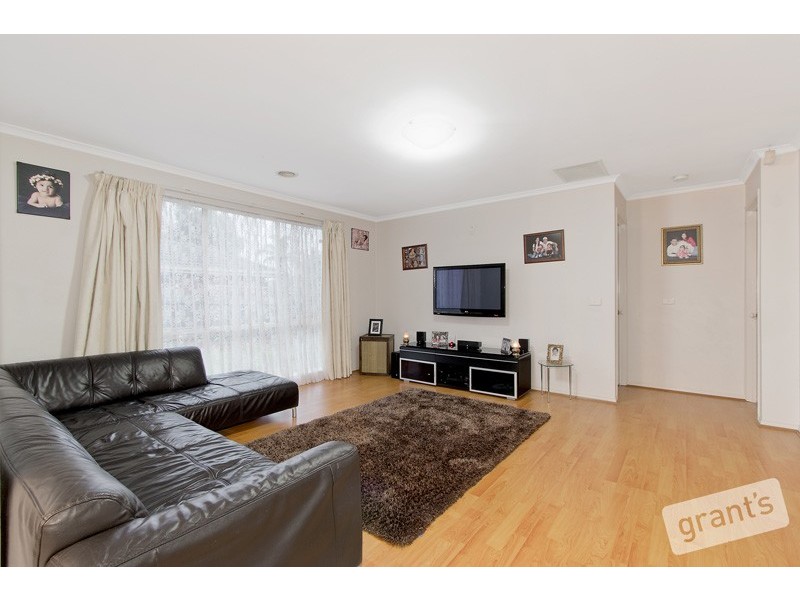 25 Bellevue Drive, Berwick VIC 3806