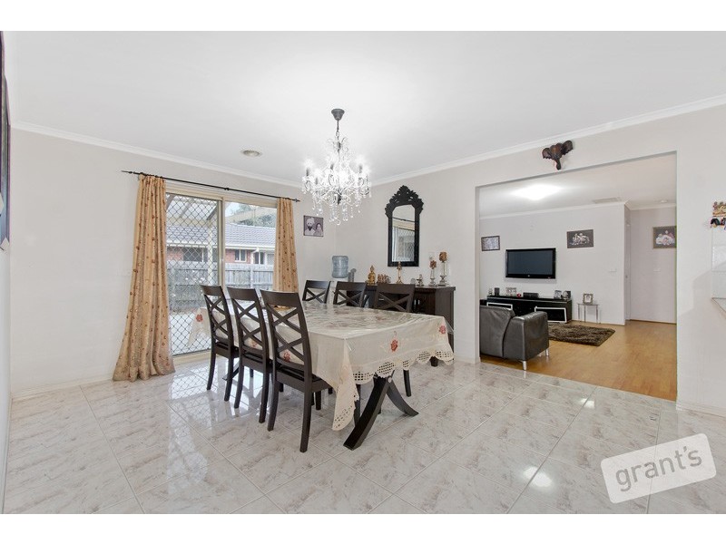 25 Bellevue Drive, Berwick VIC 3806