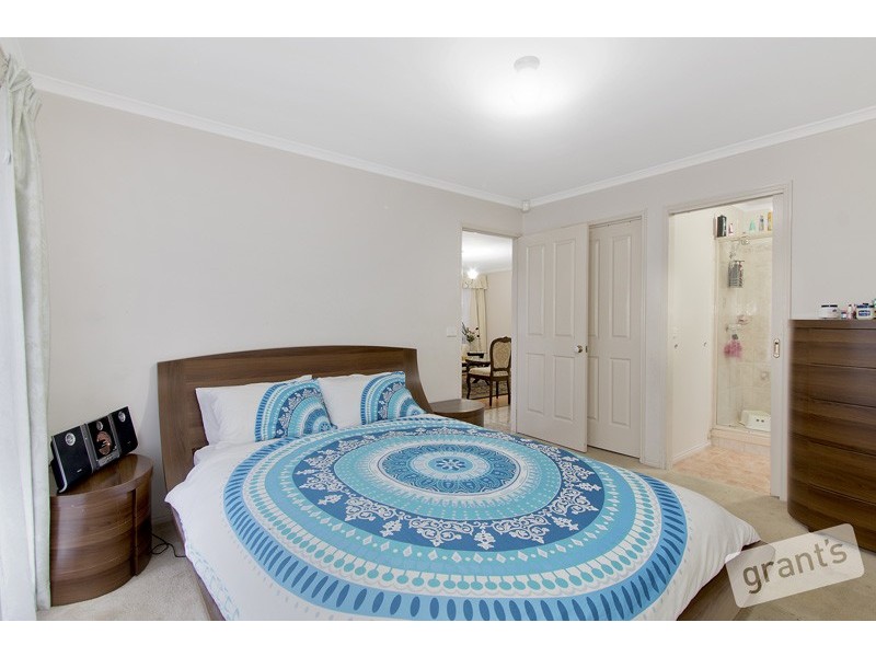 25 Bellevue Drive, Berwick VIC 3806