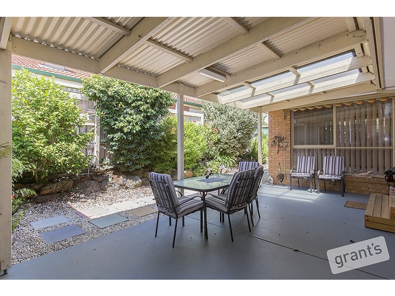 11 Hedgeley Drive, Berwick VIC 3806
