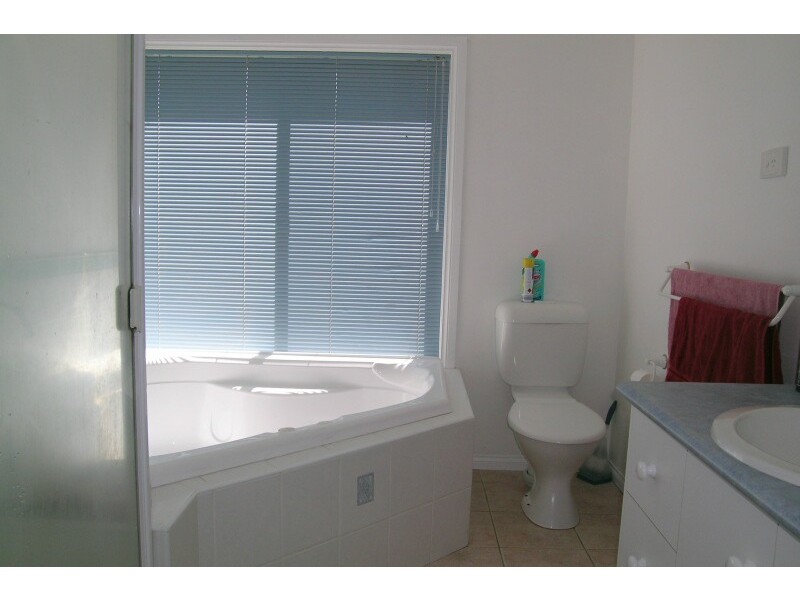 15 Grove Gardens, Berwick VIC 3806