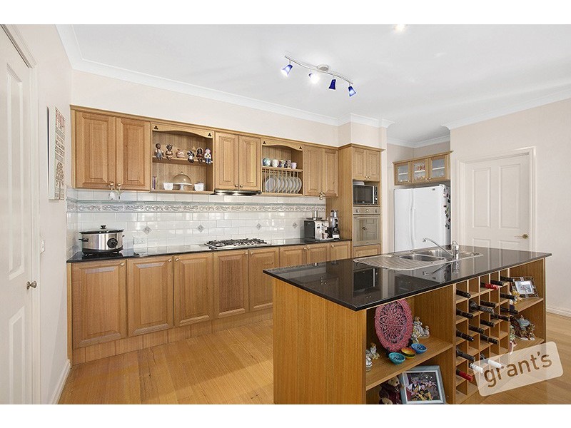 33 McCubbin Way, Berwick VIC 3806