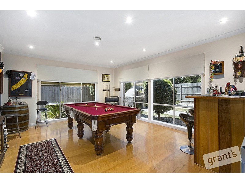 33 McCubbin Way, Berwick VIC 3806