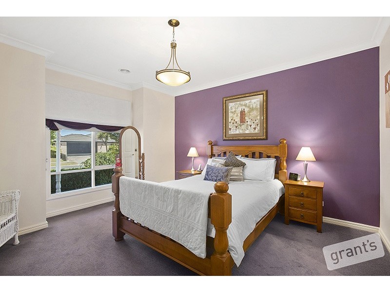 33 McCubbin Way, Berwick VIC 3806