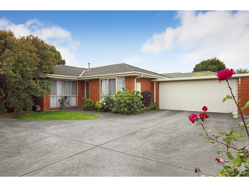 2/6 Watson Gardens, Berwick VIC 3806