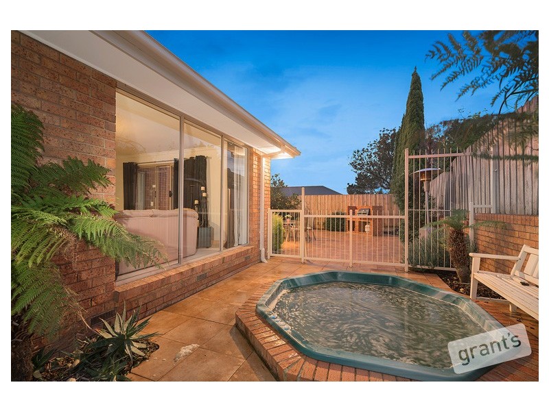 5 Balfour Court, Berwick VIC 3806