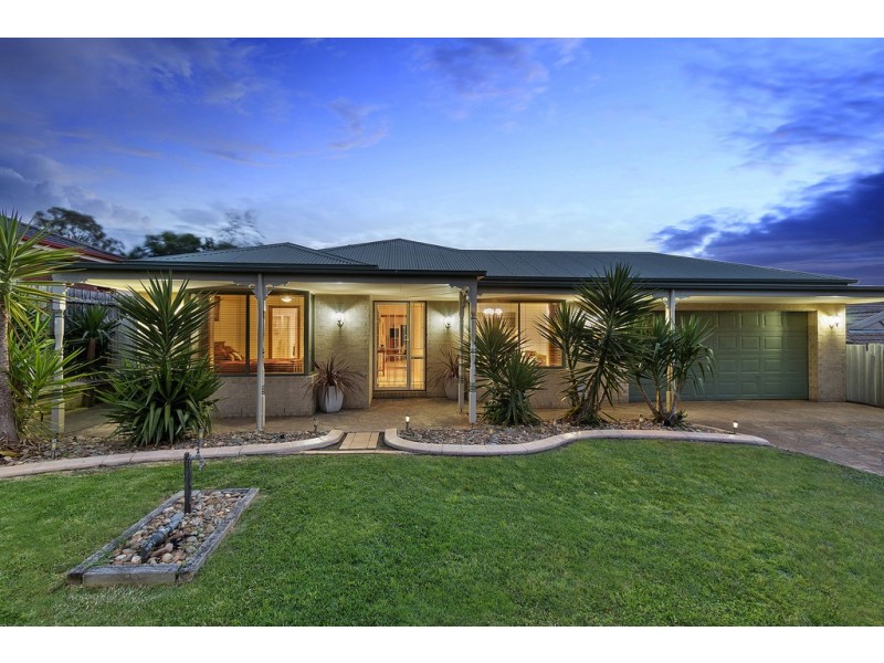 8 Bree Court, Berwick VIC 3806