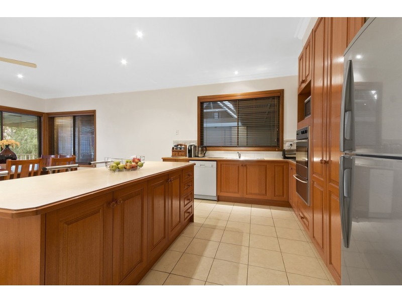 8 Bree Court, Berwick VIC 3806