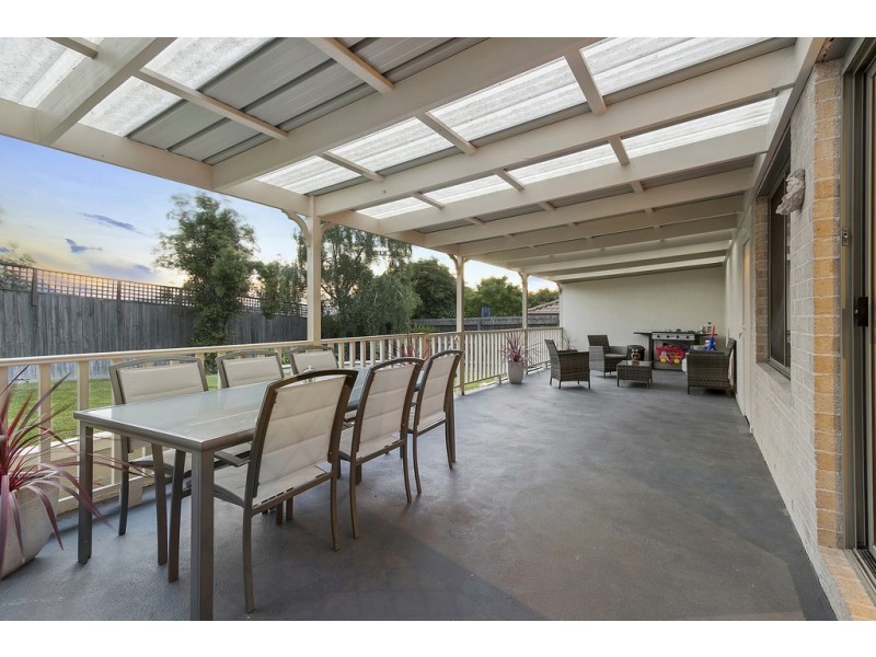 8 Bree Court, Berwick VIC 3806