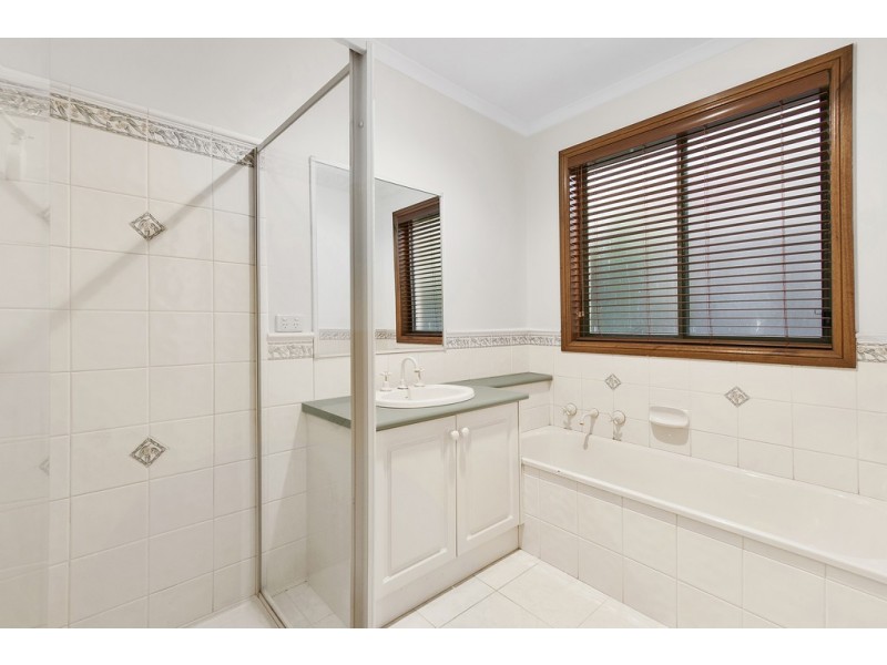 8 Bree Court, Berwick VIC 3806