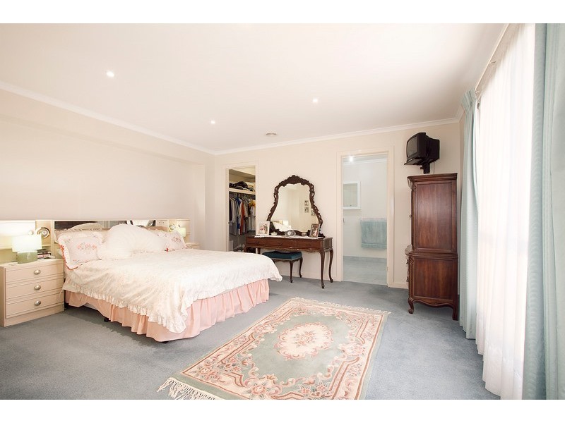 13 Jamieson Way, Berwick VIC 3806