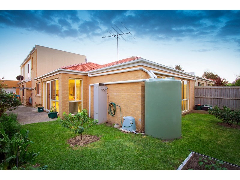 13 Jamieson Way, Berwick VIC 3806