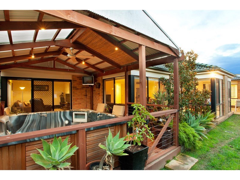 13 Pendulum Place, Berwick VIC 3806