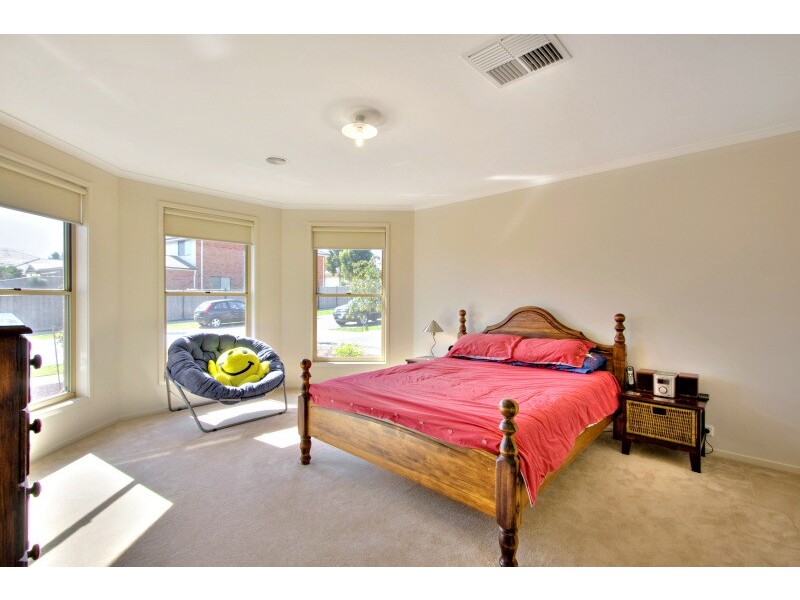 19 Glenview Rise, Berwick VIC 3806